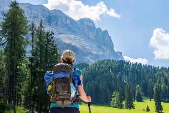 Pack-Free Walking in the Dolomites