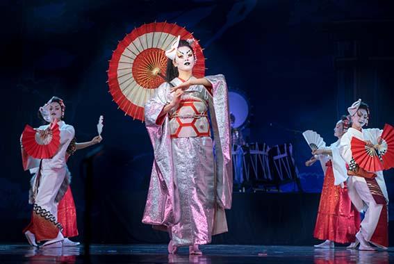 Traditional Japanese Dance Performance, Momo no Yu, Basho Tohoku Walking Tour