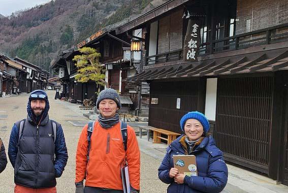 Japanese English-Speaking Walking Guides