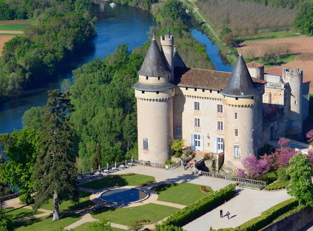 French Camino Walk guided walking tour in scenic destination - Moderate difficulty 8 day adventure with expert local guides