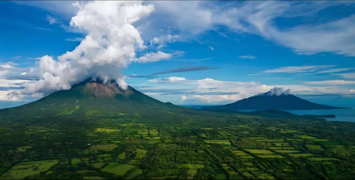 21 day Central America Highlights – Guatemala to Panama guided walking tour in scenic destination - moderate difficulty 21 day adventure with expert local guides